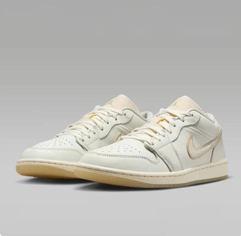 Air Jordan 1 Low – Off-White / Cream with Gum Sole