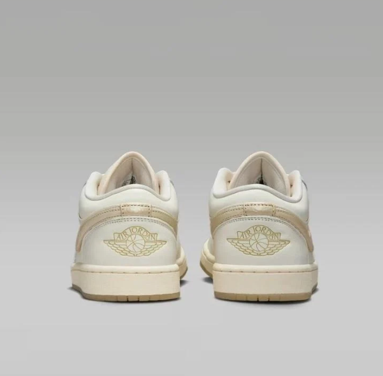 Air Jordan 1 Low – Off-White / Cream with Gum Sole