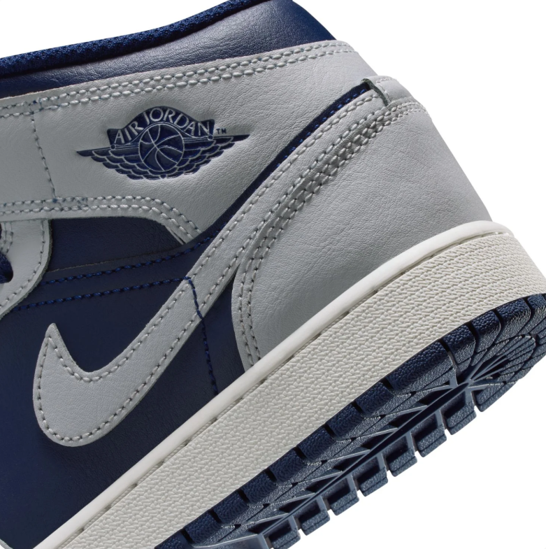 Air Jordan 1 Mid – Grey / Midnight Navy / White